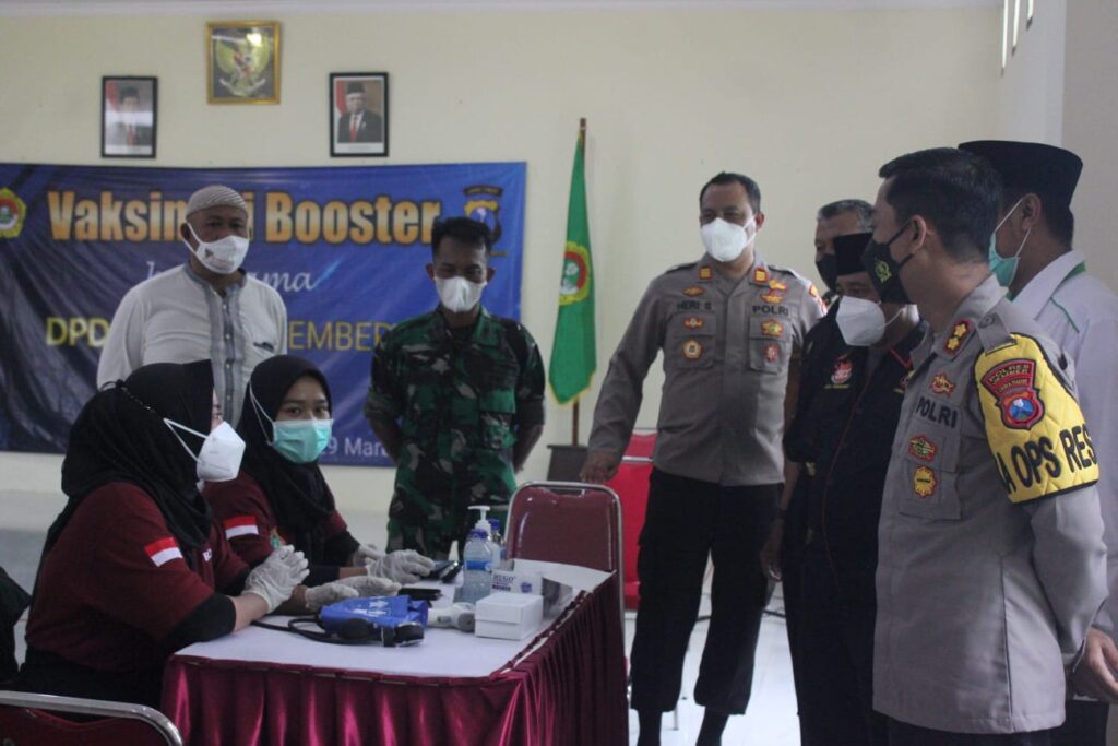 ldiijember-vaksinasi-booster-bersama-kapolres1