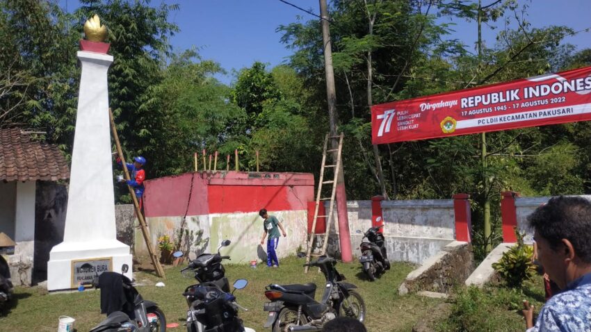 ldiijember-pc-kausari-baktisosial-tugu-pahlawan-bura