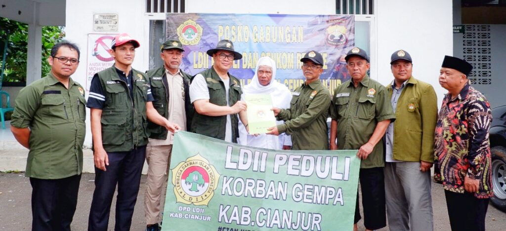 ldiijember-ldiijabar-serahkan-bantuan-gempa-cimahi