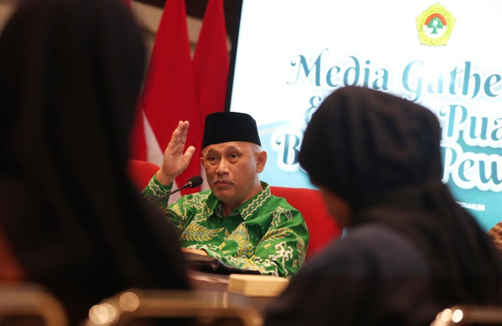 ldiijember-menatap-munasx